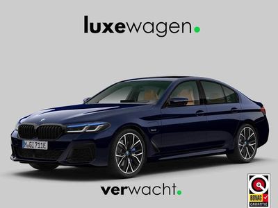 Blauw Occasion 2021 BMW 545e M Sport Sedan | € 47.900 (Eerlijke prijs)