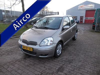 Grijs Occasion 2005 Toyota Yaris Hatchback | € 2.250 (Eerlijke prijs)