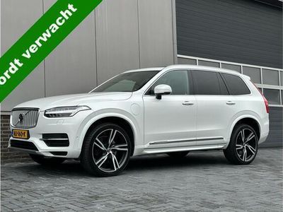 tweedehands Volvo XC90 2.0 T8 408 pk Twin Engine AWD Inscription 7-persoons /Marge-auto/ Bowers&Wilkins/ Nappa-leder/ Sportstoelen/ Luchtvering/ Pano-dak/ HUD/ 360-camera/ Keyless/ Trekhaak/ 20 inch lmv