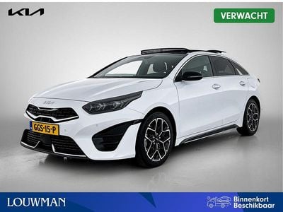 Wit metallic Occasion 2024 Kia ProCeed GT-Line Hatchback | € 32.945 (Eerlijke prijs)