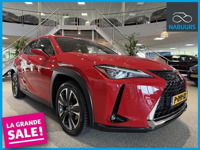 Rood Gebruikt 2019 Lexus UX Executive Line SUV | € 28.750 (Eerlijke prijs)