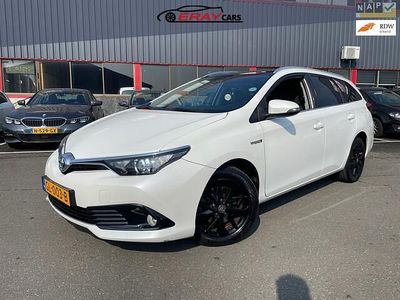 Wit Occasion 2015 Toyota Auris Touring Sports Stationwagen | € 7.999 (Iets duurder)