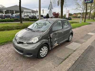 tweedehands Toyota Aygo 1.0-12V Aspiration Green