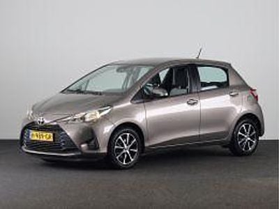 Grijs metallic Gebruikt 2020 Toyota Yaris Connect Style Hatchback | € 13.200 (Eerlijke prijs)