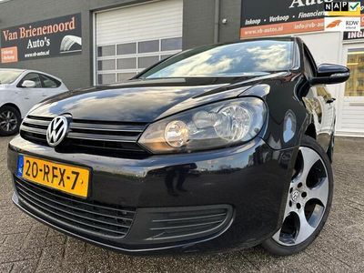 tweedehands VW Golf VI 1.2 TSI Comfortline BlueMotion 5 drs in 6 bak met navigatie en airco en cruise controle en bluetooth telefoon