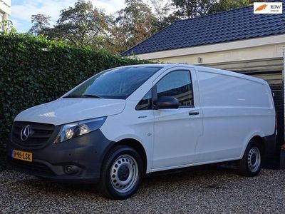 Wit Gebruikt 2022 Mercedes e-Vito MPV | € 14.950
