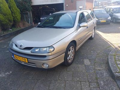 Bruin (metallic) Gebruikt 2000 Renault Laguna Stationwagen | € 1.499
