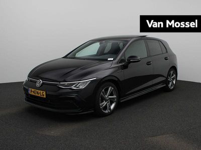 Zwart Gebruikt 2022 VW Golf VIII Business+ Hatchback | € 26.400 (Eerlijke prijs)
