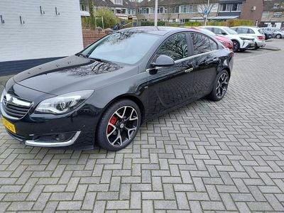 Zwart Gebruikt 2016 Opel Insignia Edition Hatchback | € 11.000 (Super prijs)