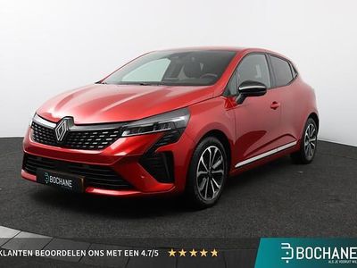 Rood Gebruikt 2023 Renault Clio V Techno Hatchback | € 18.700 (Iets duurder)