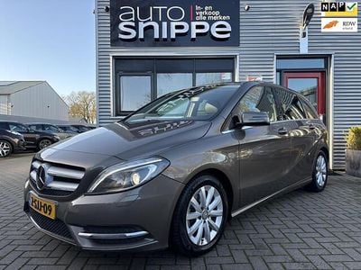 Grijs Gebruikt 2013 Mercedes B180 Ambition MPV | € 11.950 (Eerlijke prijs)