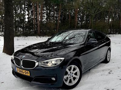 Zwart (metallic) Occasion 2013 BMW 320 Gran Turismo Executive Sedan | € 12.950