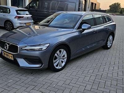 Grijs Occasion 2018 Volvo V60 Momentum Stationwagen | € 14.500