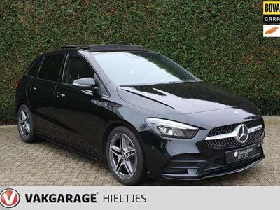 Zwart (metallic) Gebruikt 2020 Mercedes B250 Premium Plus MPV | € 26.950 (Goede deal)