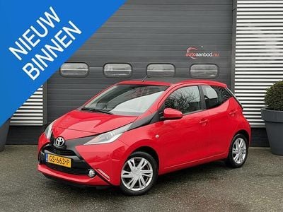 Occasion Toyota Aygo X-wave 69 PK (50 kW) 2015 Rood Hatchback