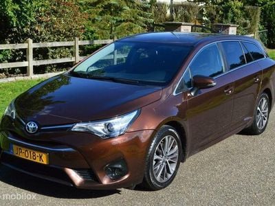 Bruin Gebruikt 2016 Toyota Avensis Sedan | € 6.799