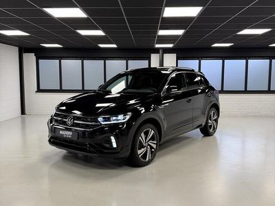 Zwart (metallic) Occasion 2025 VW T-Roc R-line SUV | € 37.695 (Iets duurder)