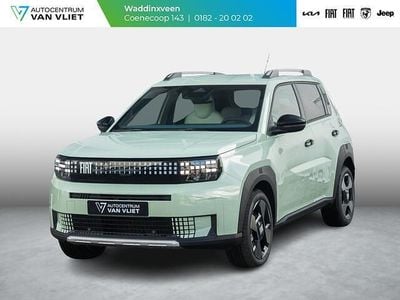 Zwart Nieuw 2025 Fiat Grande Panda La Prima Hatchback | € 25.990 (Goede deal)