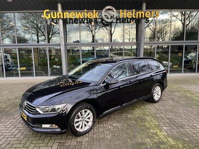 Zwart Occasion 2015 VW Passat Highline Stationwagen | € 14.950 (Eerlijke prijs)