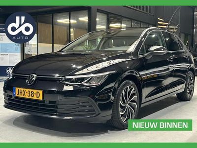 Zwart Gebruikt 2021 VW Golf VIII Life Hatchback | € 18.934 (Iets duurder)