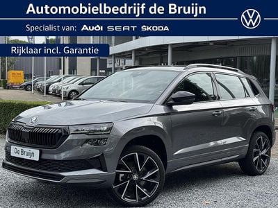 Grijs, metallic lak Gebruikt 2025 Skoda Karoq SportLine SUV | € 41.950 (Iets duurder)
