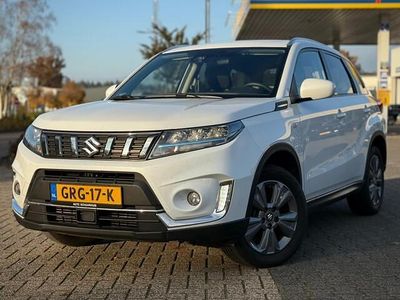 Wit Gebruikt 2023 Suzuki Vitara Hatchback | € 21.900 (Eerlijke prijs)