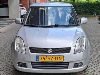 Zilver Gebruikt 2006 Suzuki Swift Sedan | € 1.695 (Eerlijke prijs)