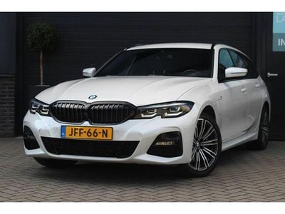 Wit Gebruikt 2021 BMW 330 M Sport Stationwagen | € 29.995 (Goede deal)