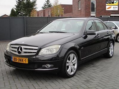 Zwart (metallic) Gebruikt 2009 Mercedes C180 Avantgarde Sedan | € 5.999 (Eerlijke prijs)