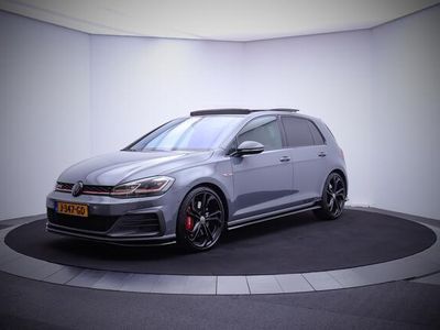 tweedehands VW Golf VII 2.0GTI Dsg TCR PANO/LEDER/DIGI DASH/CAMERA/NAVI/APP CONNECT/STOELVERWARMING/BLINDSPOT/ACC/LMV 19''