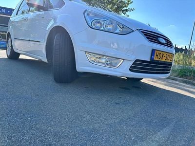 Wit (metallic) Gebruikt 2010 Ford Galaxy Titanium MPV | € 6.000
