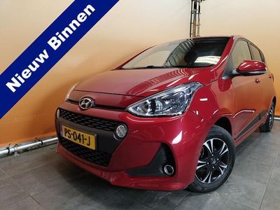 Rood (metallic) Occasion 2018 Hyundai i10 Premium Hatchback | € 8.950 (Eerlijke prijs)