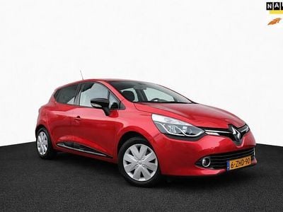 Rood Occasion 2015 Renault Clio GrandTour Expression Stationwagen | € 3.950 (Eerlijke prijs)