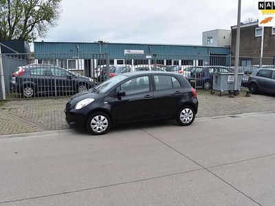 Zwart (metallic) Gebruikt 2006 Toyota Yaris Sol Hatchback | € 4.350 (Eerlijke prijs)