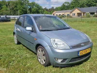Blauw Gebruikt 2005 Ford Fiesta Hatchback | € 1.950 (Duur)