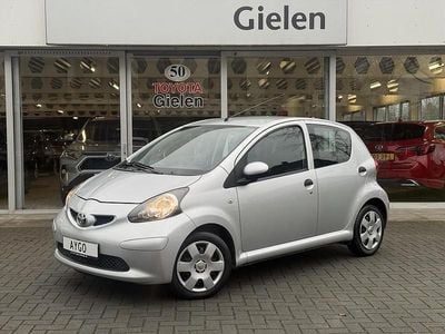 Grijs Occasion 2008 Toyota Aygo Plus Hatchback | € 4.900 (Duur)