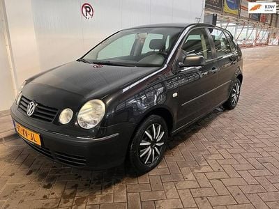 Zwart (metallic) Occasion 2004 VW Polo Sportline Hatchback | € 1.400 (Eerlijke prijs)