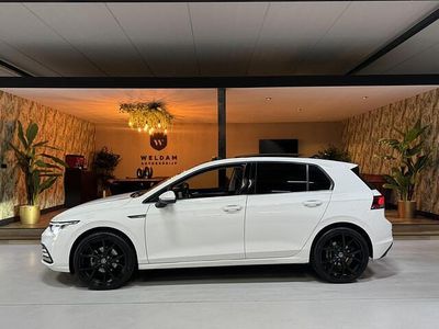 Wit Gebruikt 2022 VW Golf VIII Style Hatchback | € 25.990 (Goede deal)