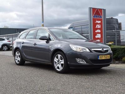 tweedehands Opel Astra Sports Tourer 1.7 CDTi Cosmo | Cruise control | Trekhaak | Airco