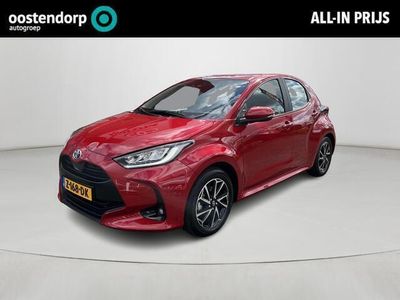 tweedehands Toyota Yaris Hybrid 1.5 Hybrid Active | Licht metalen velgen | Carplay | Camera | Emotional Red |