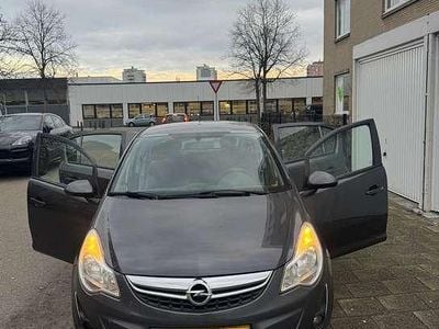 Occasion 2012 Opel Corsa Selection Sedan | € 1.900 (Eerlijke prijs)