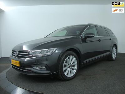 Grijs Occasion 2021 VW Passat Business Stationwagen | € 24.950 (Eerlijke prijs)