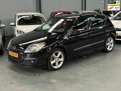 Zwart Gebruikt 2006 Opel Astra Sport Hatchback | € 1.999 (Eerlijke prijs)