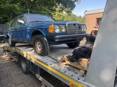Bruin Gebruikt 1983 Mercedes 300 Sedan | € 3.750