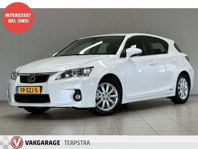 Lexus CT200h