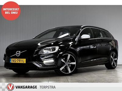Zwart (metallic) Occasion 2017 Volvo V60 R-Design Stationwagen | € 13.995 (Eerlijke prijs)