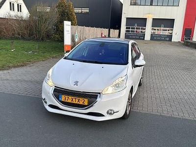 Wit Gebruikt 2012 Peugeot 208 Allure Hatchback | € 2.750 (Iets duurder)