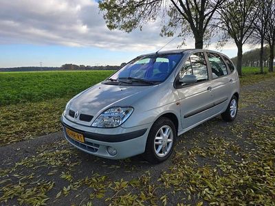 Grijs Gebruikt 2001 Renault Scénic Expression MPV | € 1.999 (Iets duurder)