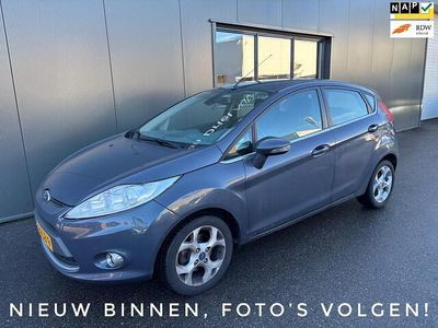 Grijs (metallic) Occasion 2011 Ford Fiesta Titanium Hatchback | € 3.990 (Eerlijke prijs)