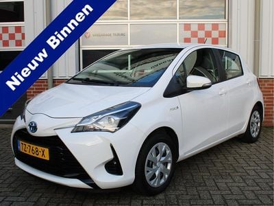 Wit Occasion 2018 Toyota Yaris Hybrid Active Hatchback | € 14.950 (Goede deal)